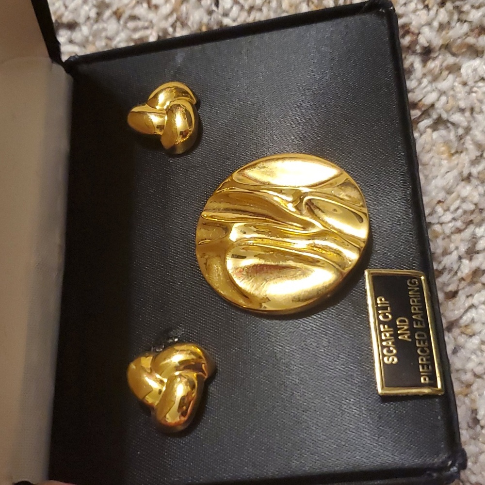 NOS Earrings Scarf Clip Vintage Laura Gayle